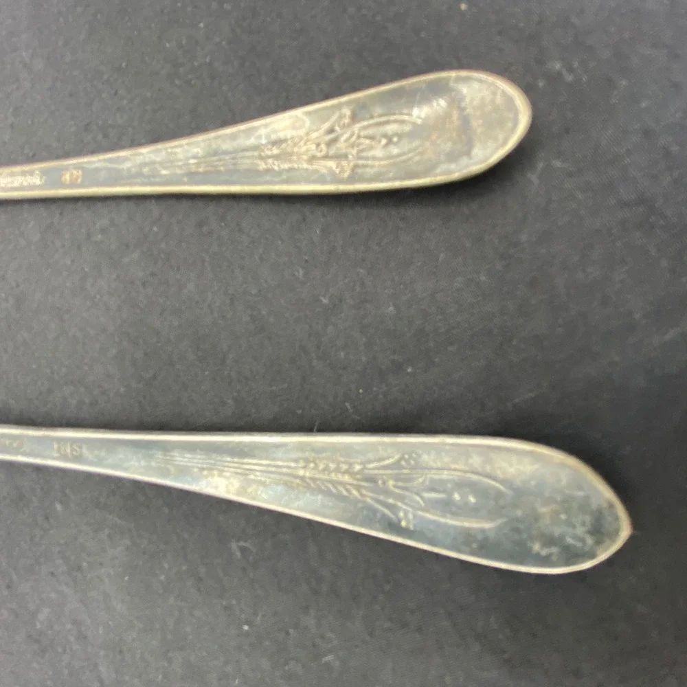 1938 William Rogers Serving Silver Plated Meat Fork Spoon Patina Wheat Grass